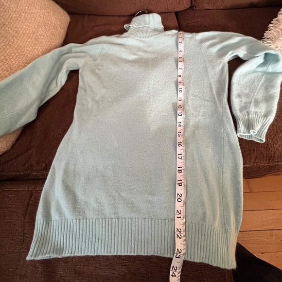 Vintage Scotish Cashmere Turtleneck in Robin’s Egg Blue - Perfect Condition - Picture 7 of 10